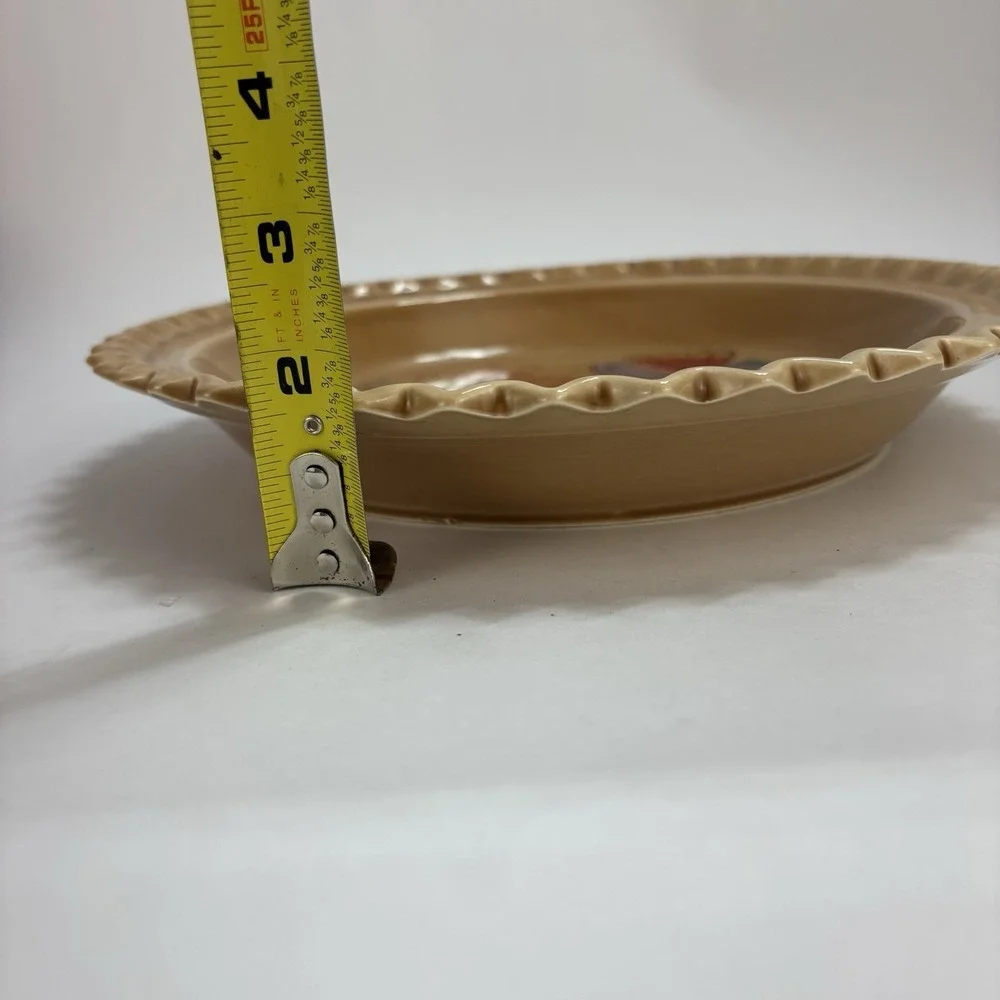 Vintage Strawberry Pie Dish UNIVERSAL TRUMPS CORP. Made In Taiwan